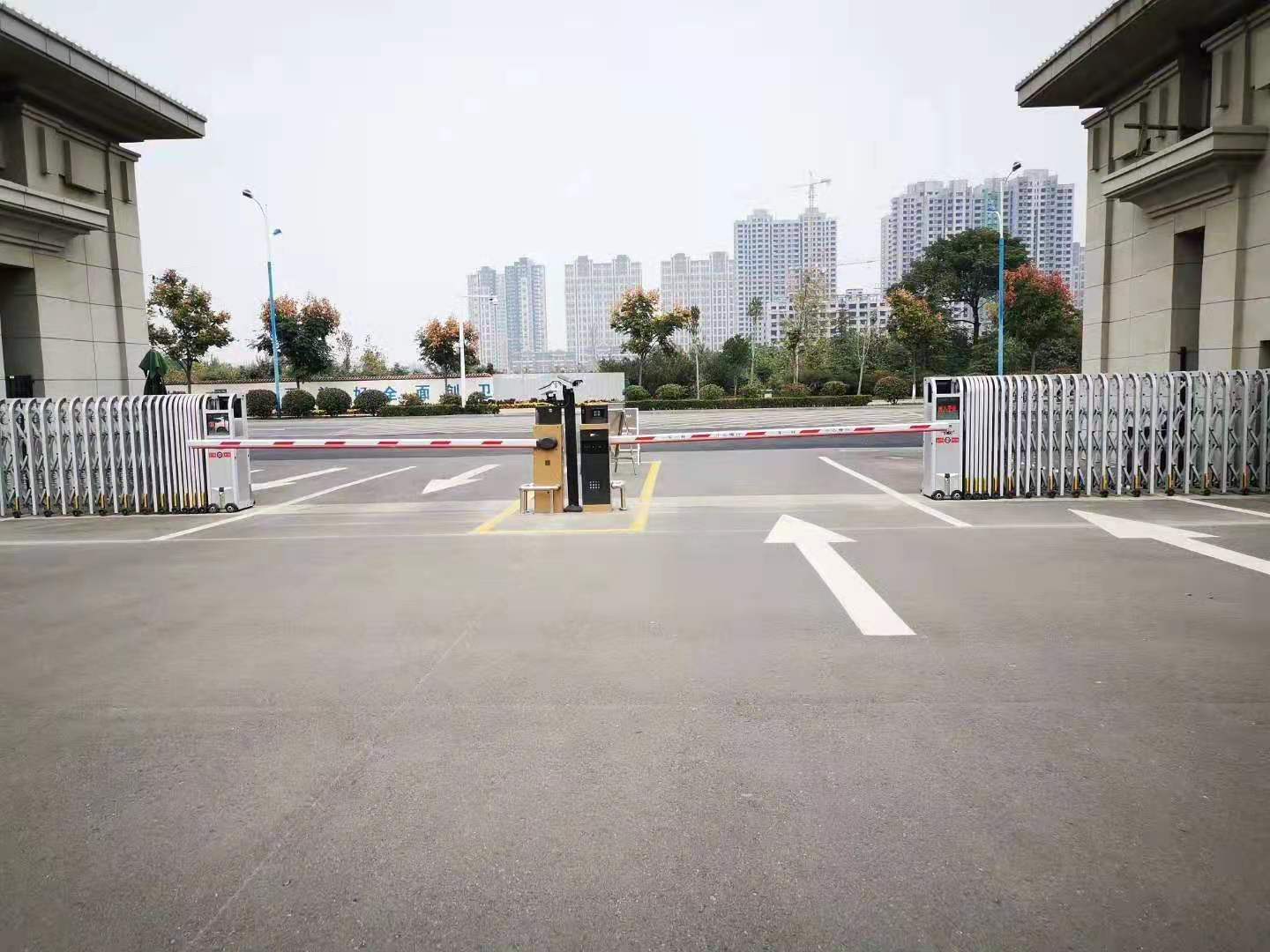 車(chē)牌識別一體機相關(guān)施工案例